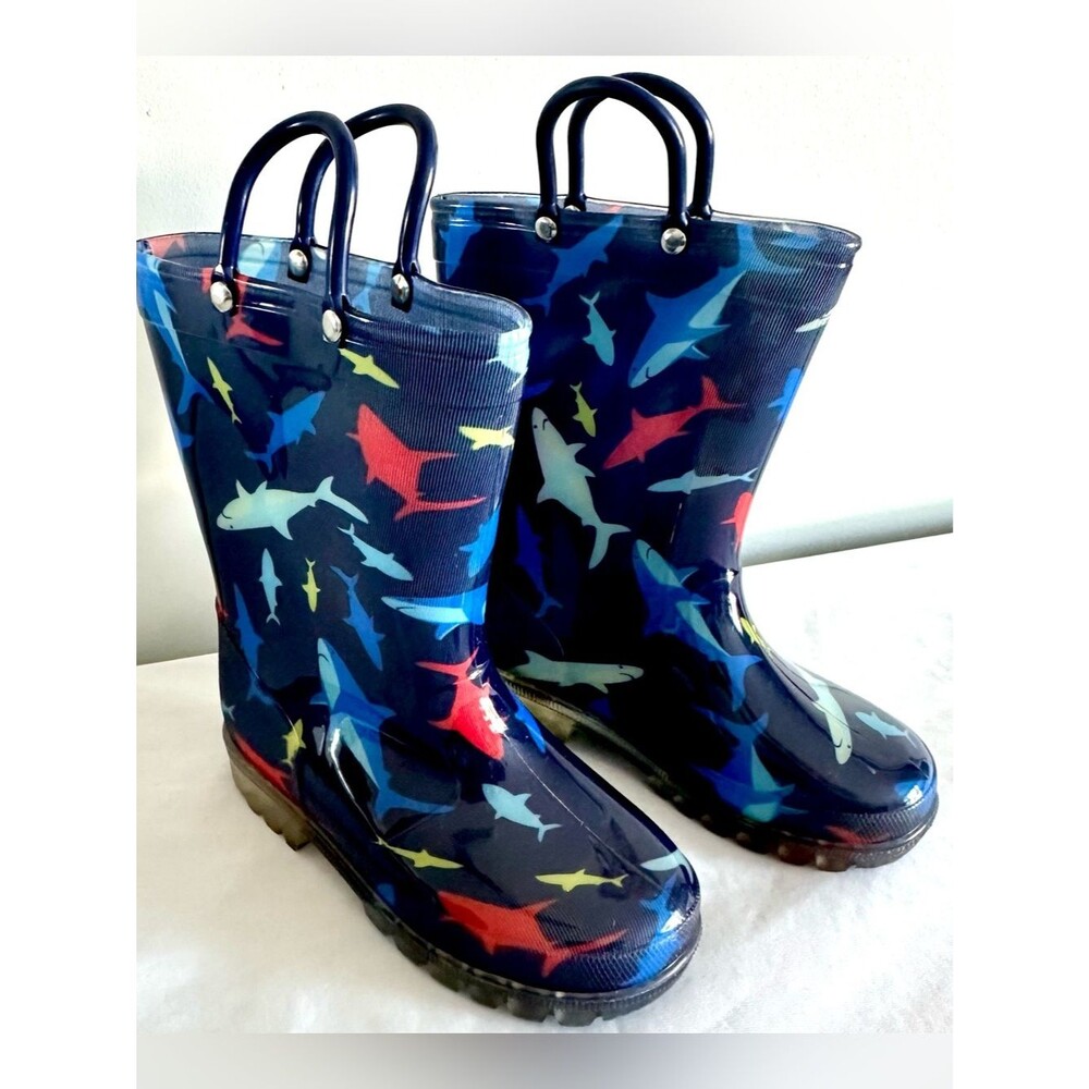 Kushyshoo Kids Size 11 Navy Shark Rain Boots – Colorful Print